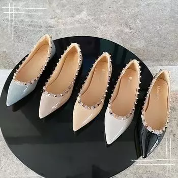 Новые туфли для женщин весна-лето модные лакированные кожаные мокасины без застежек для девочек с острым носком на плоской подошве 35 бежевый