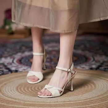 Новые туфли на высоком каблуке, туфли на шпильках, босоножки с открытым носком, удобные, модные и универсальные женские туфли 33 чёрный