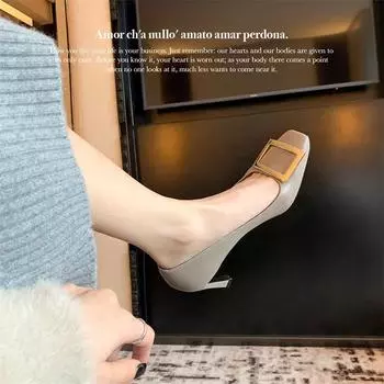 Новые туфли телесного цвета на тонком высоком каблуке, универсальные модные туфли с неглубоким носом и квадратными металлическими пуговицами для вечеринок, женские туфли-одиночки 34(Foot22cm)