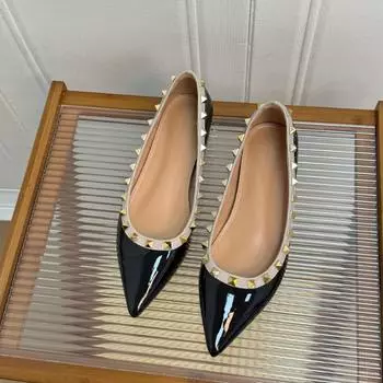 Новые весенне-осенние туфли-лодочки с заклепками и острым носком, женские туфли на плоской подошве с неглубоким вырезом и внутренней высотой, универсальные для работы и повседневной носки 34