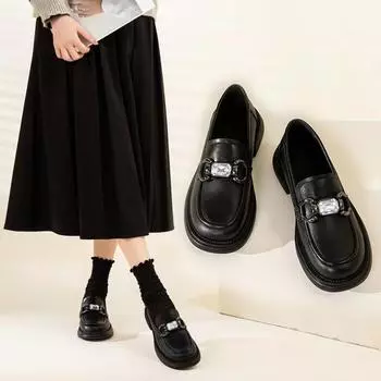 Новые весенние кожаные маленькие кожаные туфли в британском стиле. Женская обувь. Универсальные лоферы. Черные туфли на плоской подошве. 35