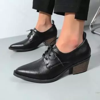 Новые весенние женские туфли из спилка из кожи с острым носком на каблуках, кружевные лоферы, женская повседневная обувь в стиле ретро во французском стиле 35 чёрный