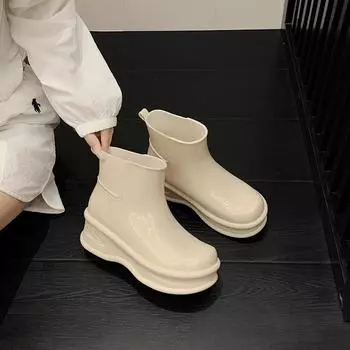 Новые женские дождевые сапоги Martin boots модная верхняя одежда средней высоты нескользящие дождевые сапоги на толстой подошве для взрослых водонепроницаемая обувь резиновая обувь 36 чёрный