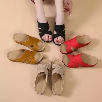 Новые женские летние тапочки, кроссовки для мамы, женские модные универсальные повседневные сандалии, одиночные туфли, одиночные туфли 35 чёрный