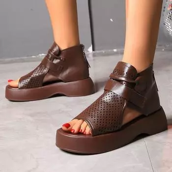 Новые женские сандалии, женские ремешки на танкетке с застежкой на носок, модная повседневная женская пляжная обувь на платформе с вышивкой и пряжкой ghj 43 шоколадный