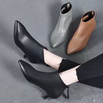 Новые женские сапоги на низком каблуке. Маленькие ботильоны в западном стиле. Верхний слой на тонком каблуке. Короткие сапоги из воловьей кожи на молнии сзади. Острые короткие сапоги. Кожаные сапоги. 35