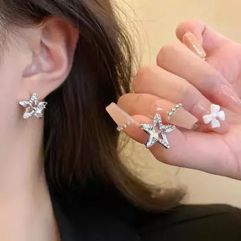 Новые женские серьги с простым нишевым дизайном, стразами и полыми пятиконечными звездами