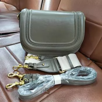 Новые женские сумки через плечо из искусственной кожи со стильным широким плечевым ремнем, модные однотонные сумки через плечо