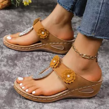 Новые женские тапочки, модные однотонные шлепанцы на танкетке с цветочным принтом, уличные нескользящие пляжные сандалии на платформе, обувь Sandalias 2024 36