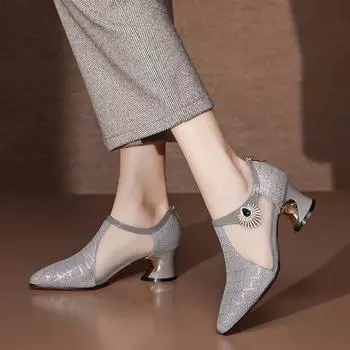 Новые женские туфли на высоком каблуке с цветочной вышивкой, крутые сапоги с острым носком на толстом каблуке и полой сеткой 38 серебряный