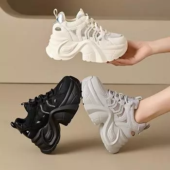 Новые женские туфли носят женщины летом, у них мягкая подошва, не устают ноги, толстые полые подошвы, повседневные туфли для папы и высококачественные уличные туфли. 33 белый