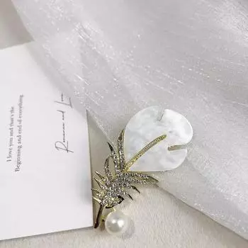 Новый белый рябчик с брошью в виде перьев из бриллиантов, небольшой ароматный легкий роскошный кардиган, костюм и аксессуары для защиты от ветра