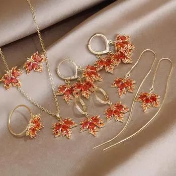 Новый дизайн 2023 года, серьги-гвоздики с красным кленовым листом для женщин, модные брендовые ювелирные изделия, серьги с кристаллами в виде листьев