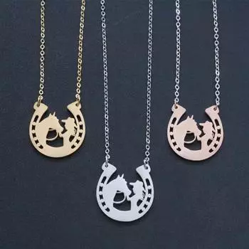 Новый фильм Лошадь Девушка Ожерелье Нержавеющая сталь Лошадь и Девушка Подкова Форма Подвеска Ожерелье Ювелирные Изделия серебряный