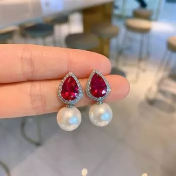 Новый комплект украшений из белого жемчуга, ожерелье в форме груши с красным корундом, серьги из белого жемчуга, высокая мода для женщин
