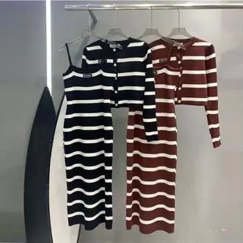 Новый комплект верхней одежды для поездок на работу из двух частей, комплект из вязаного полосатого жилета и кардигана начала осени one size чёрный