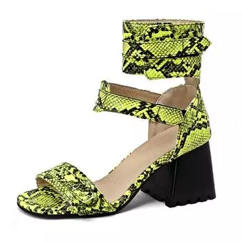 Новый летний дизайн, женские крутые полые ботинки с заклепками, разноцветные ботинки «Челси» на массивном каблуке, сандалии для девочек, женская обувь 43