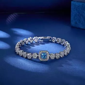 Новый модный браслет из голубого циркония с изумрудной огранкой в форме кубика сахара для женщин, легкий роскошный темперамент, высококачественный атмосферный креативный подарок, ювелирные изделия белый/синий