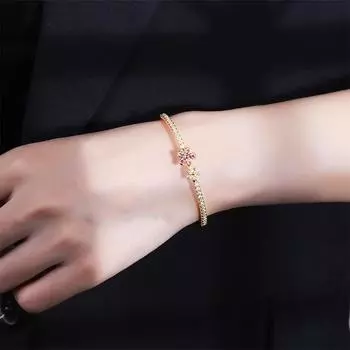 Новый нишевый дизайн sense light роскошный бриллиантовый браслет с цветочным отверстием женский корейский вариант браслета ювелирные изделия золотой