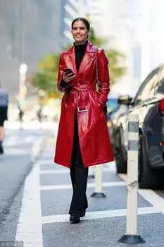 Новый популярный женский красный плащ из натуральной кожи ягненка ручной работы длинный стильный для вечеринок S красный