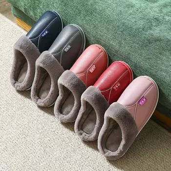 Новый стиль, непромокаемые хлопковые тапочки из искусственной кожи для женщин, осенние и зимние парные домашние домашние тапочки с мягкой подошвой и утолщенной бархатной тканью, теплые бархатные тапочки 38-39