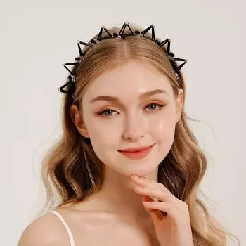 Новый стильный повязка на голову с черными треугольниками для девочек. Повседневный универсальный милый и стильный головной убор. Геометрическая ромбовидная повязка на голову в стиле интернет-знаменитости.