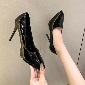 Nude waterproof table high heels women s autumn 2025 new patent leather sexy simple wind shallow mouth single shoe size 35