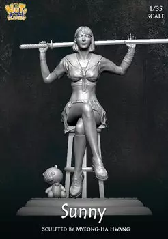 Nuts Planet Sunny Cute Bodyguard with Straight Sword Resin Assembly Kit 1/35 NP-35003