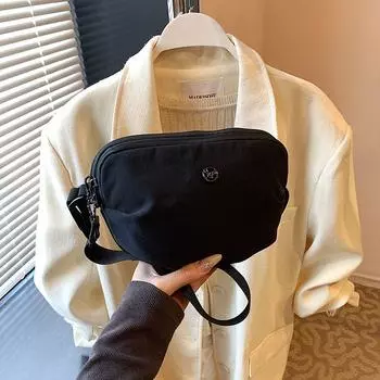 Nylon Cloth Small Bag 2025 New Ins Fashion Shoulder Bag Lightweight Casual Riding Men s and Women s Same Messenger Bag Black