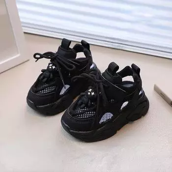 Обувь для девочек, новинка 2023 года, летние новые стильные дышащие детские кроссовки из ажурной сетки, модные милые детские сандалии с героями мультфильмов 21 чёрный