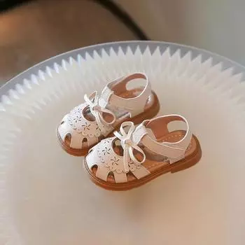 Обувь для ходьбы для девочек, летние новые детские сандалии на мягкой подошве для девочек, туфли принцессы на плоской подошве с простым бантом для детей 1–3 лет 16 бежевый