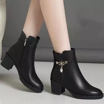 обувь для мам хлопковая обувь зимние меховые хлопковые сапоги женские короткие сапоги для среднего и пожилого возраста бархатные теплые утолщенные кожаные туфли 35