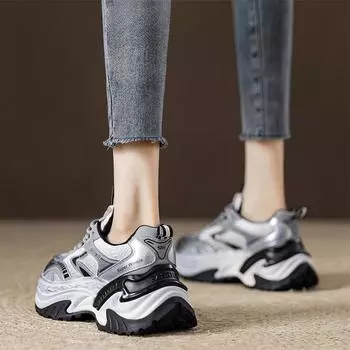 Обувь для папы Ранняя весна Новые универсальные кроссовки на увеличенной платформе из кожи Женская обувь Повседневная обувь 35