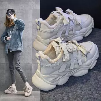 Обувь для папы, женская, новинка 2024 года, осень-зима, толстая подошва, плюшевые повседневные маленькие белые туфли, женская универсальная спортивная обувь 35 чёрный