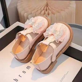 Обувь для танцев для девочек, симпатичная детская обувь принцессы с Т-образным ремешком, мягкая подошва 2024 года, новые модные кожаные туфли для девочек с милым бантом 23 бежевый