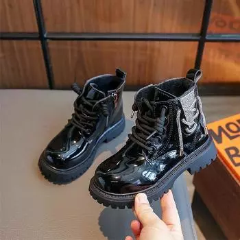 Обувь на тонком меху для девочек, ботильоны на молнии для девочек, ботинки martin из лакированной кожи, детская зимняя нескользящая обувь на шнуровке, 2023 г. 26 чёрный