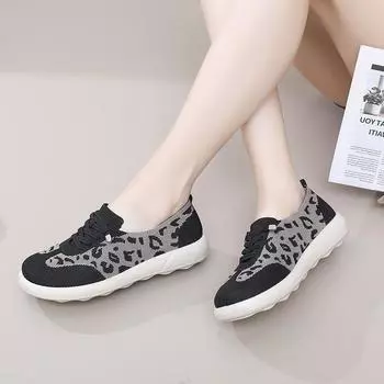 Обувь женская весенняя новая немецкая тренировочная обувь летающие плетеные одинарные туфли с мелким горлом дышащие туфли для мам с одной педалью универсальная повседневная женская обувь 35 темно-коричневого