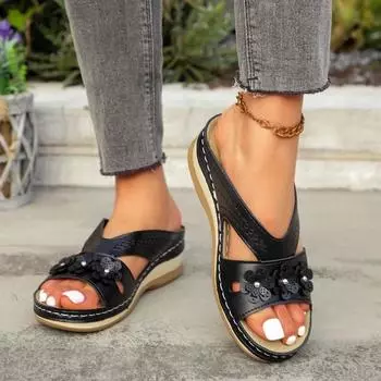 Обувь Женские тапочки с открытым носком Большие размеры Повседневные тапочки для улицы Женские аппликации Круглый носок Босоножки на танкетке 36