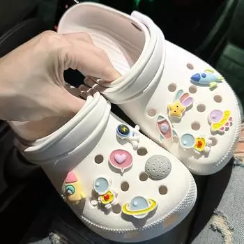 Очарование для обуви, булавки «сделай сам», милый астронавт, украшение в виде ракеты и планеты, пряжка для обуви с отверстиями, набор подвесок, аксессуары, подарок для детей для мальчиков и девочек