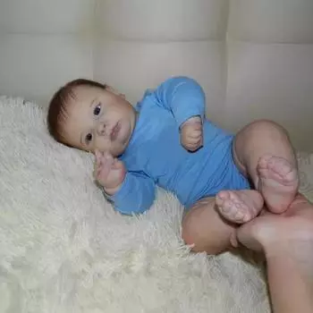 Очаровательная 24-дюймовая кукла-реборн для малышей Джозеф с открытыми глазами, мягкое тканевое тело, кукла для новорожденных, волосы прошиты вручную, нарядная кукла, игрушка для ребенка, подарок на праздник 60cm cloth body