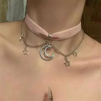 Очаровательное двухслойное ожерелье с подвеской в виде луны и звезды с розовым бархатом. Модный женский ювелирный аксессуар, подходящий для повседневного и вечернего глэма.
