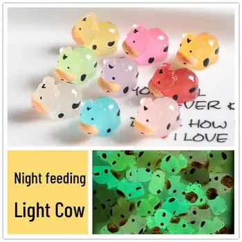 Очаровательный 3D-брелок с люминесцентной фигуркой коровы и мобильная подвеска в виде глухой коробки. Approx Size: 1.8cm x 1.5cm x 1.0cm