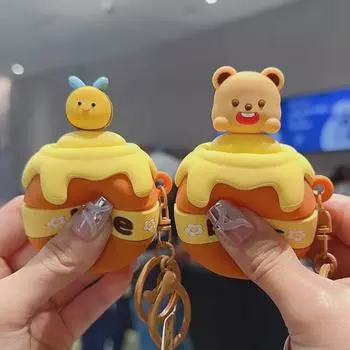 Очаровательный брелок в виде медведя и пчелы: Креативная игрушка для игры в прятки и снятия стресса, а также очаровательная подвеска для автомобиля OPP Bag Packaging