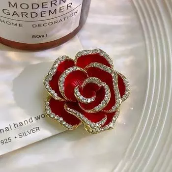 Очень красивая французская маленькая ароматная брошь в виде красной камелии, корсажная женская элегантная универсальная цветочная пряжка
