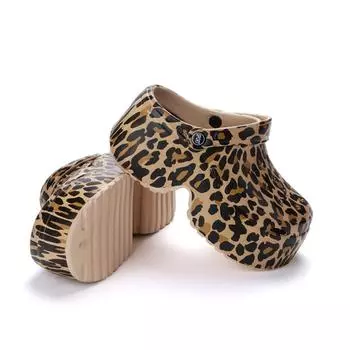 Очень высокие тапочки на танкетке, женские леопардовые сабо на толстой подошве для женщин, женские летние сандалии на массивной платформе с закрытым носком 39-40