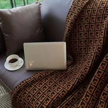 Одеяло для дивана, домашний коврик для пикника, дорожное одеяло, кровать, утолщенное большое мягкое одеяло, вязаное одеяло с кисточками для дивана, декоративная шаль 70 * 100cm