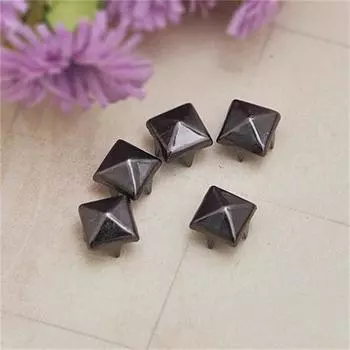 Одежда Обувь Панк-пирамида DIY Металлические сумки Аксессуары Квадратные шпильки Заклепки Шипы 10mm