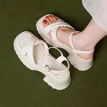 Одно слово с сандалиями женская летняя мода квадратный носок толстый каблук толстая подошва мода не уставшая нога наклонный каблук женская обувь новинка 2024 года 35