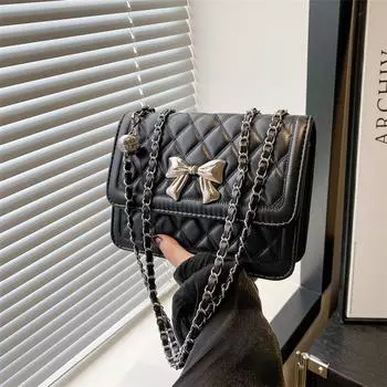 Однотонная модная и красивая женская сумка 2024 года, лето, новая, повседневная, с текстурой, ретро, через плечо, персонализированная, маленькая квадратная сумка чёрный