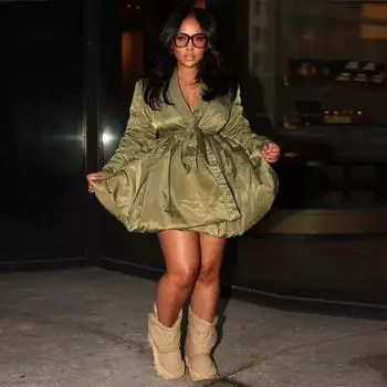 Однотонная плиссированная длинная стеганая хлопковая куртка женская осень-зима с V-образным вырезом и длинным рукавом, поясом, свободные повседневные парки, пальто, трендовая уличная одежда S чёрный